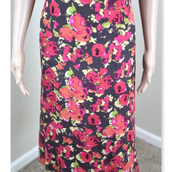 Maxi - Picture 4 of 8